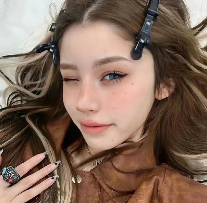 人造新娘封面